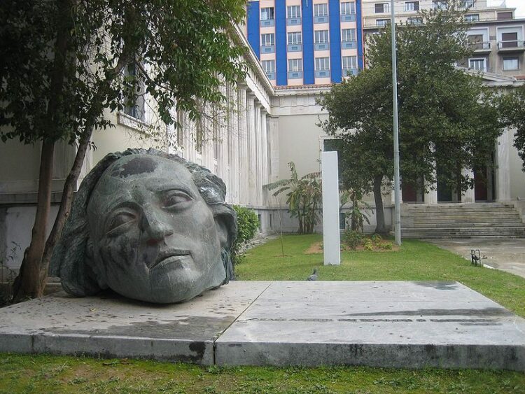 Πολυτεχνείο-Polytexneio_monument