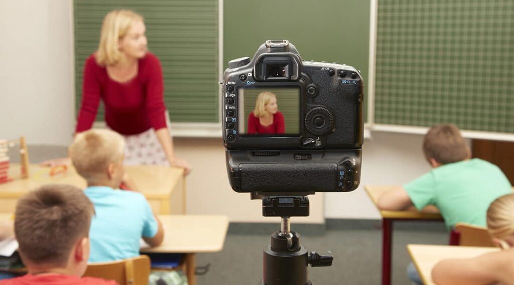 κάμερα στην τάξη classroom-camera