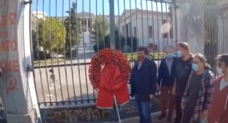 Δεν άφησαν στην ΟΛΜΕ να καταθέσει στεφάνι στο Πολυτεχνείο (video)