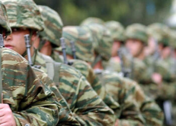 Τι αλλάζει στις εκπαιδευτικές άδειες στρατιωτικών για προπτυχιακές και μεταπτυχιακές σπουδές