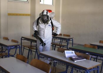 Κορωνοϊός: Την Παρασκευή αποφασίζουν για το άνοιγμα των σχολείων