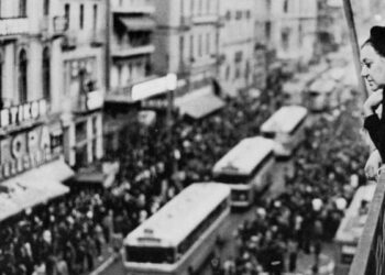 Η τραγουδίστρια που έκρυψε τους φοιτητές στο σπίτι της όταν τα τανκς μπήκαν στο Πολυτεχνείο