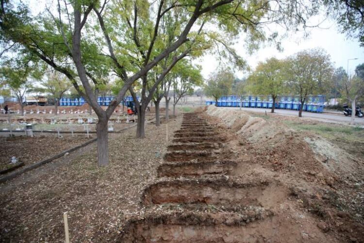 Το Reuters για τους τάφους της Θεσσαλονίκης – Πώς “έθαψαν” το θέμα τα ελληνικά μίντια