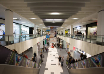 Click away: Δώρο στα μεγάλα εμπορικά κέντρα – Άλλα είπε και άλλα έκανε η κυβέρνηση (Video/ΦΕΚ)