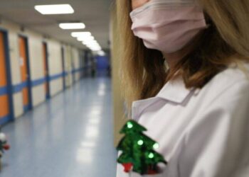 Μαθητές στέλνουν μήνυμα στους γιατρούς: Να τους γιατρέψετε όλους