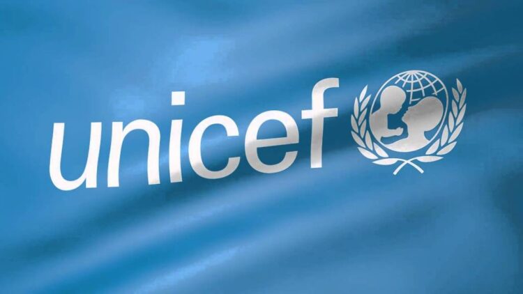 UNICEF: Εμβολιασμοί πρώτα στους εκπαιδευτικούς