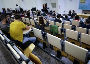 Πανελλαδικές: Είσοδος στα ΑΕΙ με βάση μάθημα που θα ορίζουν οι σχολές – Τι θα γίνει με την φετινή ύλη