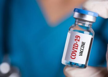 Το υγειονομικά ασφαλές άνοιγμα των σχολείων, ο εμβολιασμός και η ηλικιακή κατανομή των εκπαιδευτικών