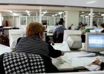 Με εξετάσεις στο Δημόσιο και οι πολύτεκνοι