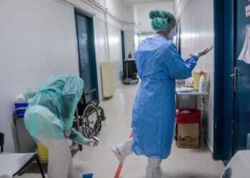 ΜΕΘ κορονοϊός νοσοκομείο νοσηλευτές γιατροί χειρουργείο meth-koronoios-nosokomeio