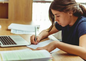 τηλεκπαίδευση εξαε εξ αποστάσεως εκπαίδευση καραντίνα thlekpaideysi