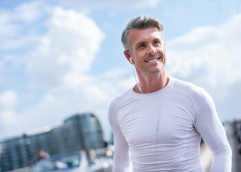 γυμναστική άντρας άνδρας γυμνάζομαι running outdoors