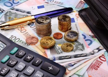λεφτά-χρήματα-υπολογισμοί-φορολογία-φόροι