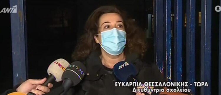 Κορωνοϊός: Ανάστατοι οι γονείς μετά το κρούσμα σε δημοτικό σχολείο (video)