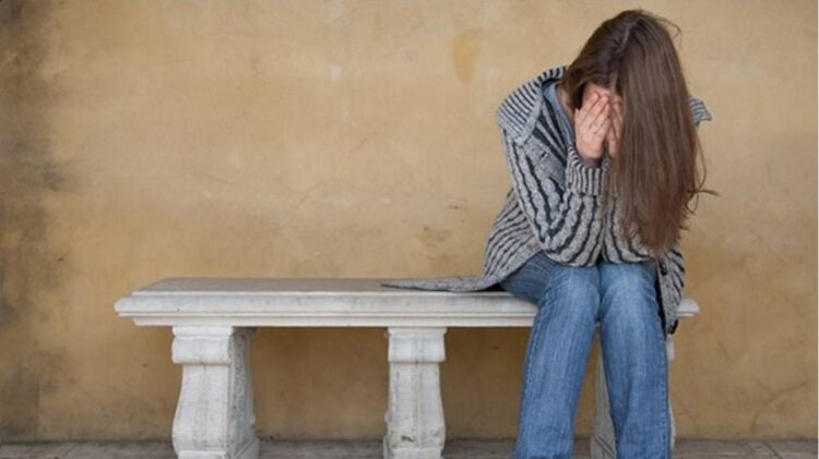 foithtria φοιτήτρια κακοποίηση παρενόχληση