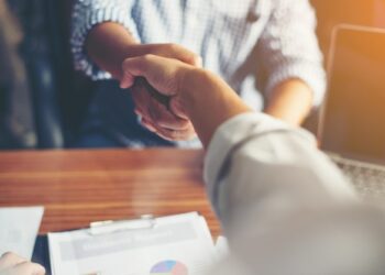 xeria-χέρια-πρόσληψη-συμφωνία