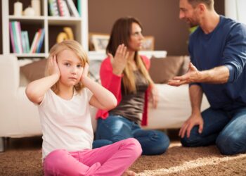 ενδοοικογενειακή βία domestic violence
