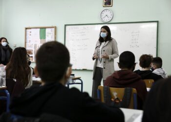 Κεραμέως: Επίσκεψη σε Γυμνάσιο – Η επαναλειτουργία και τα τεστ Covid