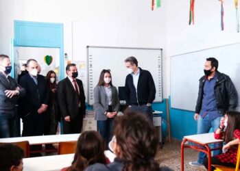 Σοβαρή καταγγελία εκπαιδευτικών στην Ικαρία για την επίσκεψη του πρωθυπουργού