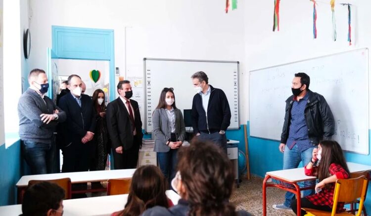 Σοβαρή καταγγελία εκπαιδευτικών στην Ικαρία για την επίσκεψη του πρωθυπουργού