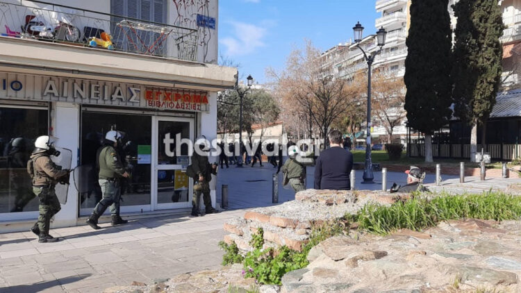 Θεσσαλονίκη: Επεισόδια πέριξ του ΑΠΘ – Μολότοφ και χημικά (vid)