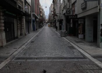 Στο… κόκκινο η Αττική: Φουντώνουν τα κρούσματα και οι φόβοι για σκληρό lockdown ( Videos)