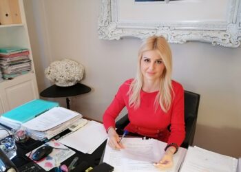 Έλενα Ράπτη