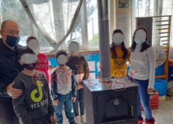 Κρήτη: Κάνουν μάθημα με ξυλόσομπα σε Δημοτικό σχολείο