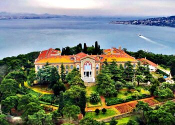 Ι.Ν. Αγίας Τριάδος Χάλκης