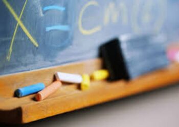 σχολείο-μαυροπίνακας-τάξη