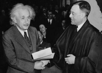 albert-einstein-Αινσταιν