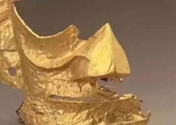 Εντυπωσιακή ανακάλυψη: Μια χρυσή μάσκα 3.000 ετών μπορεί να ξαναγράψει την ιστορία!