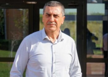 Η περιπέτεια καθηγητή που έγινε μούσκεμα – Τι ψιθύρισε στα δύο παιδιά που γελούσαν