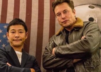 Ιάπωνας δισεκατομμυριούχος ψάχνει οκτώ άτομα να ταξιδέψουν μαζί του στο φεγγάρι, δωρεάν (vid)