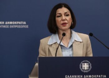 Στα μέσα της εβδομάδας οι αποφάσεις για ελεγχόμενη επανεκκίνηση λιανεμπορίου – σχολείων