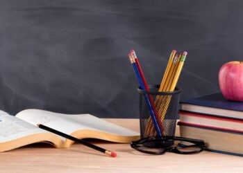 σχολείο-έδρα-τάξη-εκπαιδευτικό-εκπαίδευση