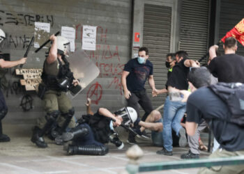 ΥΠΕΣ ξύλο οικοδόμοι