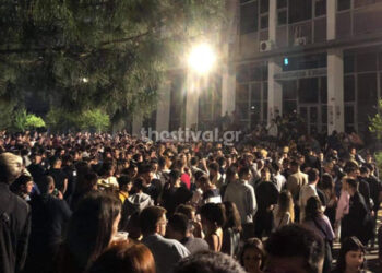 Νέο κορονοπάρτι με εκατοντάδες φοιτητές στο ΑΠΘ χθες το βράδυ (φωτο, video)