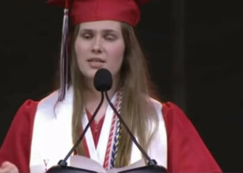 Viral η παθιασμένη ομιλία μιας μαθήτριας από το Τέξας υπέρ του δικαιώματος στην άμβλωση (Video)