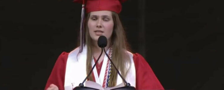 Viral η παθιασμένη ομιλία μιας μαθήτριας από το Τέξας υπέρ του δικαιώματος στην άμβλωση (Video)