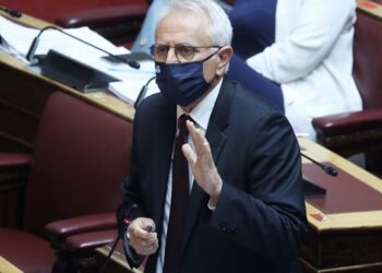 Ραγκούσης: Κομματικό στρατό προβλέπει ο νόμος-σκουπίδι Μητσοτάκη και Κεραμέως