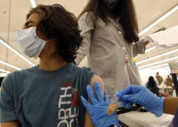 Ερχεται το «άνοιγμα» των εμβολίων για τα παιδιά άνω των 12 ετών…