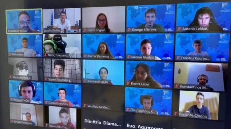 Τηλεδιάσκεψη του Βασίλη Κικίλια με την Ελληνική Εθνική Ομάδας Ρομποτικής