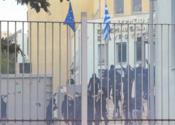 Παρέμβαση εισαγγελέα ζητεί η Κεραμέως για τα επεισόδια στη Σταυρούπολη – Τρεις συλλήψεις & δύο τραυματίες (vid)