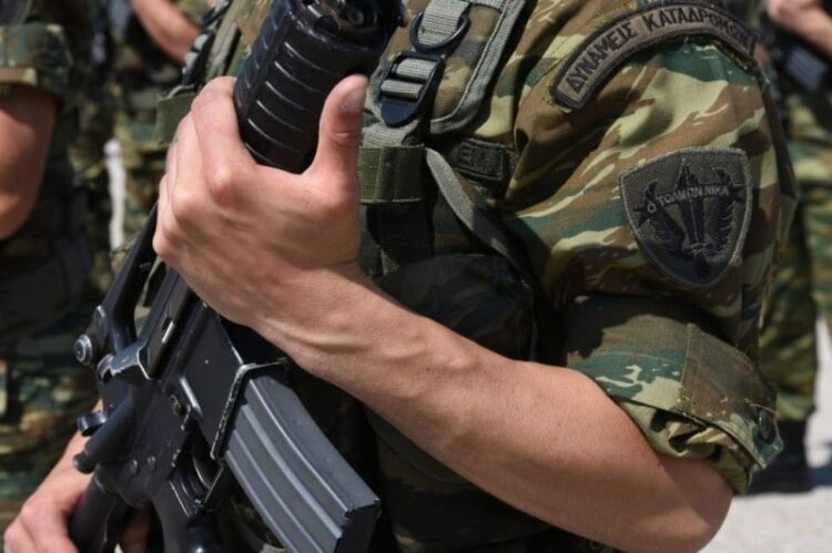 Προσλήψεις στις ένοπλες δυνάμεις: Ειδικότητες και Ημερομηνίες για τις Αιτήσεις