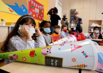 Γαλλία – κορονοϊός: Τέλος η υποχρεωτική χρήση μάσκας στα δημοτικά σχολεία σε περιοχές με λίγα κρούσματα