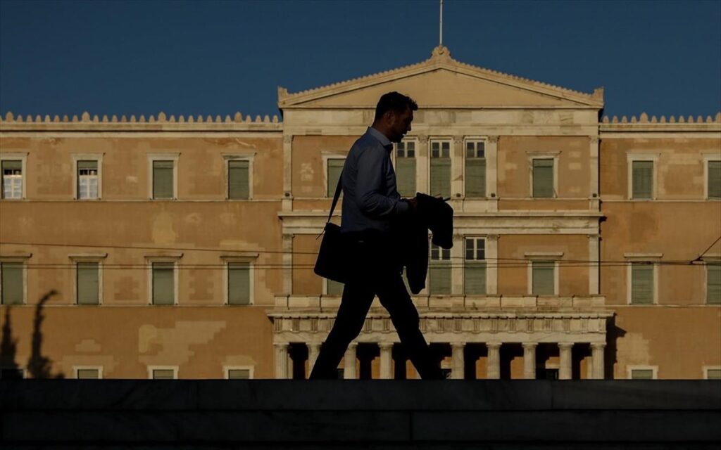 ελλάδα οικονομία κρίση ellada-oikonomia-krisi-anergia-bouli-ktirio