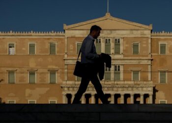 ελλάδα οικονομία κρίση ellada-oikonomia-krisi-anergia-bouli-ktirio