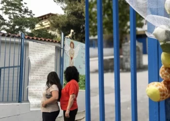 Η μητέρα του αδικοχαμένου Μάριου επιστρέφει στο σχολείο που έχασε το παιδί της για να διδάξει