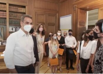 Άντε και …«καλό καλοκαίρι» –  Ευχές Μητσοτάκη σε μαθητές για Πανευρωπαϊκά βραβεία (vid)